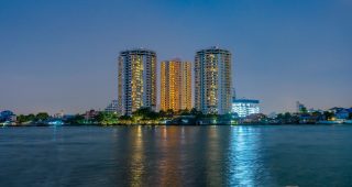 คอนโด ริเวอไรน์ เพลส คอนโดมิเนียม Riverine Place