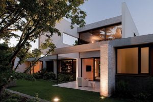 แบบบ้านสองชั้น หรูหราแบบ Modern Style เล่นลายด้วย Texture สวย ๆ
