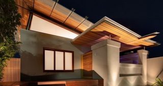 แบบบ้านสวยๆ บ้านระแนงไม้ โมเดิร์นสไตล์กลิ่นอายธรรมชาติ
