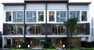 ทาวน์โฮม ลุมพินี ทาวน์ เรสซิเดนซ์ ลาดพร้าว สเตชั่น Lumpini Town Residence Ladprao Station