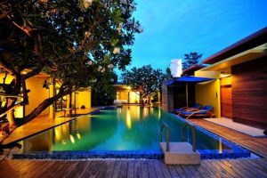 แบบบ้านรีสอร์ท Capstone Resort สีสันที่จัดจ้านโดดเด่นบนหาดเจ้าสำราญ จ.เพชรบุรี