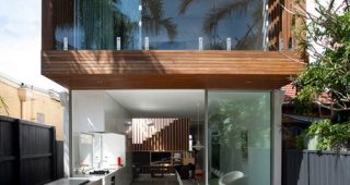 แบบบ้าน 2 ชั้น Modern Loft ทรงลึกที่ออกแบบสำหรับพื้นที่แคบลึก