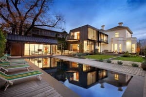 แบบต่อเติมบ้าน เมื่อบ้านสไตล์วิคตอเรียน ขัดแย้งกับ Modern กลายเป็นความสวยลงตัว