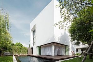 แบบบ้าน 3 ชั้น โมเดิร์นสไตล์ใจกลางมหานครกรุงเทพ
