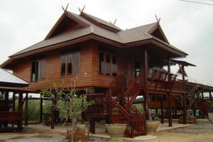 แบบบ้านทรงไทย เรือนไม้ทรงประยุกต์ใต้ถุนสูง