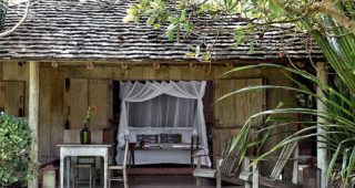 บ้านสไตล์รีสอร์ท บ้านไม้สไตล์โบราณ Romantic Antique