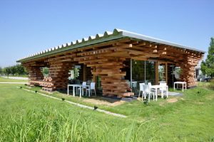 แบบตกแต่งร้านอาหาร สวยด้วยท่อนไม้สานจากประเทศญี่ปุ่น