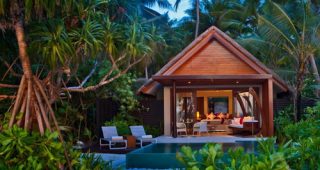 แบบตกแต่งรีสอร์ท พักผ่อนสองอารมณ์ป่าและทะเลในมัลดีฟส์