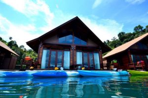 รีวิวแบบบ้านพักบนแพ 500 ไร่ ที่เขาสก เขื่อนเชี่ยวหลาน