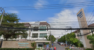 ทาวน์โฮม บ้านกลางเมือง เออบาเนี่ยน สุขุมวิท 113 Baan Klang Muang Urbanion Sukhumvit 113