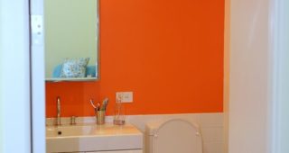 20 แบบตกแต่งห้องน้ำ สีสันสุดแจ่มจรัส