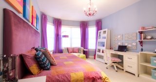 ตกแต่งห้องนอนของเด็กสาวโทนสีม่วง สไตล์โมเดิร์นโบฮีเมี่ยน จาก Olamar Interior