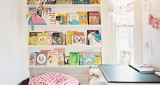 10 แบบชั้นหนังสือ ช่วยให้บ้านคุณเป็นระเบียบเรียบร้อยขึ้น