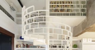 The Brick Loft บ้านสไตล์ลอฟท์สุดชิค โดดเด่นด้วยบันไดเวียนสีขาวกลางบ้าน