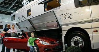 Bus House ดัดแปลงรถบัสเป็นบ้านสุดหรู
