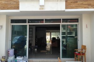 รีโนเวททาวน์โฮม 3 ชั้น ให้เป็น ทาวน์โฮม กึ่งคอนโด