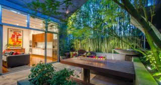 บ้านสามชั้นกับสวนบนหลังคาสุดชิล