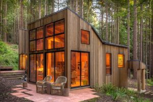 บ้านสไตล์โมเดิร์นแต่งไม้ทั้งหลังในป่า Redwood