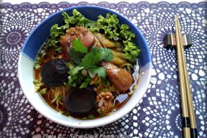 แจกสูตรก๋วยเตี๋ยวไก่ตุ๋นมะระ สูตรเด็ด
