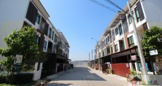 รีวิว ทาวน์โฮม ซิกเนเจอร์ เอกชัย 64/5 Six Nature Ekkachai 64/5