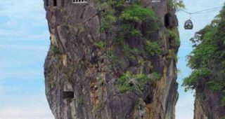 บ้านบนเกาะ สวยแปลกตาอลังการ