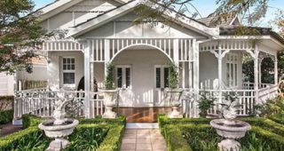 บ้านสวยชวนฝันมีชั้นใต้ดิน พร้อมแบบแปลน