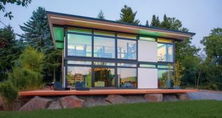 บ้านสำเร็จรูป แต่งกระจกใส สีโทนเขียว-ฟ้า เย็นตา