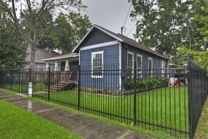 Craftsman Bungalow สีฟ้าอมเทาสวยขรึม