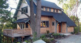 Morgan Hill บ้านสามชั้นสวย ๆ บนเนินเขา