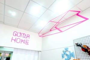 รีวิว : ตกแต่งผนังร้านกีตาร์ สไตล์ Wall Art สวย เท่ ด้วยงบประหยัดเพียง 210 บาท!!!