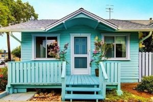 บ้านคอทเทจสีฟ้าน่ารัก ภายในแต่งไม้อารมณ์วินเทจ