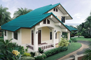 บ้านสวยหลังคาเขียวสดใส ลงตัวกับบ้านสีครีม