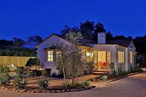Montecito Cottage บ้านสีเทาริมทะเลบรรยากาศงดงาม