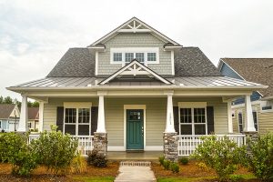 Brunswick Forest บ้านไม้สวยเนี๊ยบสีขาวเทา น่าอยู่มาก