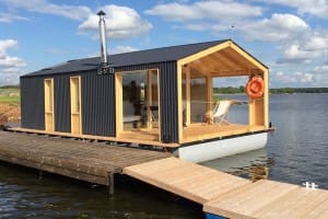 Dubldom Houseboat แบบบ้านไม้ลอยน้ำเพื่อการพักผ่อนที่เป็นส่วนตัว