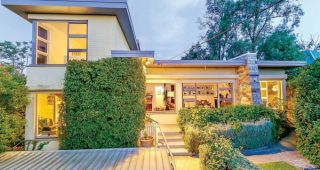 บ้านสวยโมเดิร์น ฟังค์ชั่นเยอะ แต่งทันสมัยโดนใจ