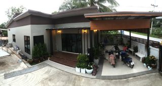 รีวิว บ้านโมเดิร์นชั้นเดียว พื้นที่ใช้สอย 107 ตร.ม. งบประมาณ 1.4 ล้านบาท
