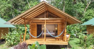 บ้านไม้ยกพื้นดีเทลไม้สวย เปิดโปร่งรับอากาศสดชื่น