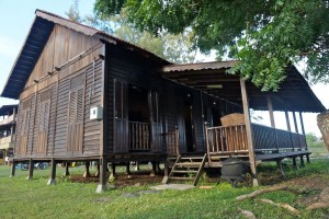 Cozy River Cottage บ้านไม้ยกพื้นโบราณริมแม่น้ำ