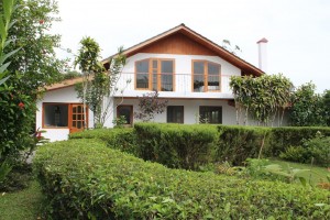 บ้านพักผ่อนในสวนผลไม้ ใกล้ทะเลสาบ Arenal