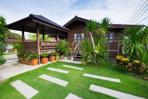 บ้านไม้ดีไซน์หรู พื้นเล่นระดับ ตกแต่งสวยหรู
