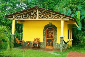 เคบินแนวจังเกิลสีเหลืองสดใส
