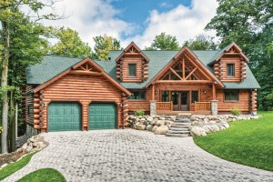 บ้านไม้ Log Home หลังงาม ตกแต่งภายในแนวคันทรี่สวยตรึงตา