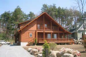 บ้านไม้ Log Cabin สไตล์ญี่ปุ่น น้อยแต่เนี๊ยบน่าอยู่