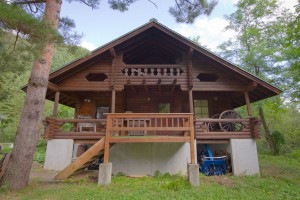 บ้านไม้ Log Cabin พักผ่อนกลางป่าจากจังหวัดนางาโนะ ประเทศญี่ปุ่น