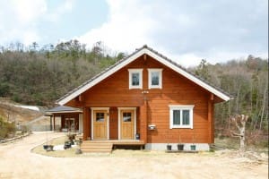 บ้านไม้ Log Cabin สวยแกร่ง บรรยากาศอบอุ่นชวนผ่อนคลาย