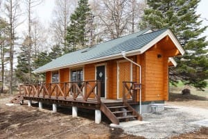 บ้านชั้นเดียวสไตล์ Log Cabin โปร่งเย็นอยู่สบายตลอดปี