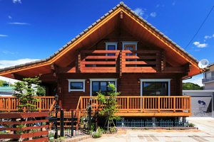 บ้านไม้ Log Cabin สองชั้น แต่งแนวญี่ปุ่น สวยฟังค์ชั่นดี