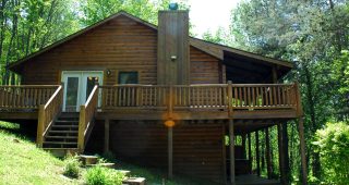 บ้าน Log Home สดใสและเงียบสงบเหมาะกับวันหยุดของคุณ