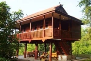 บ้านไม้ทรงไทยยกพื้นใต้ถุนสูงจากจังหวัดเชียงใหม่